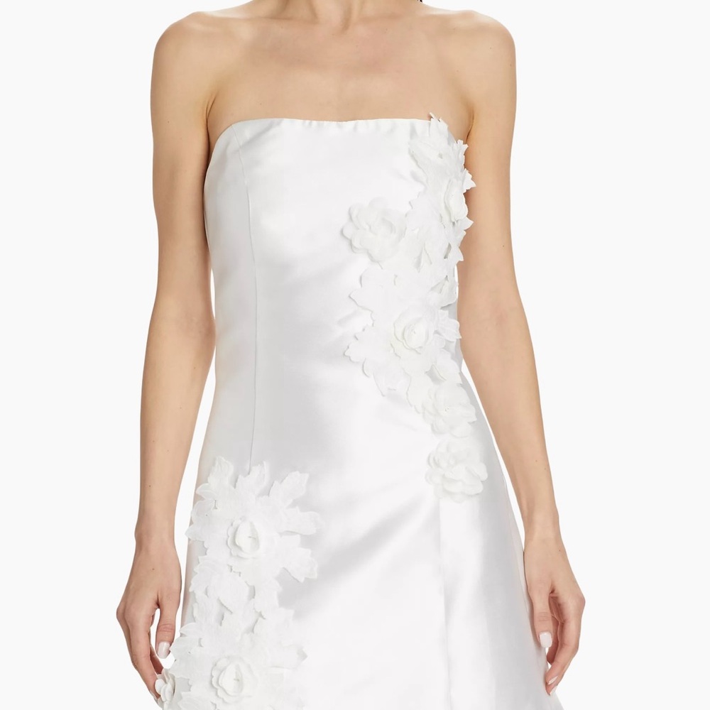 Elegant White Strapless Dress